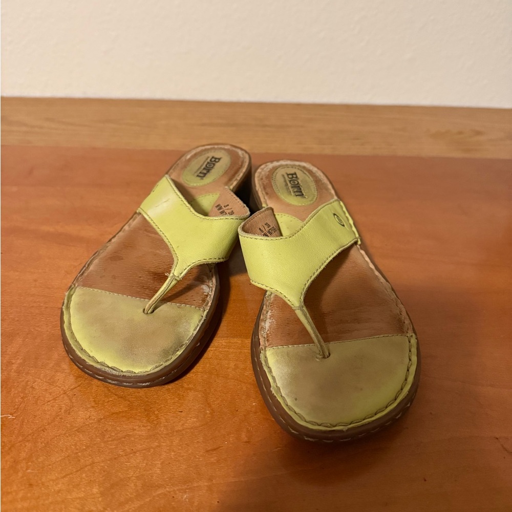 Born‎ Women’s Day Green Leather Sandals Flip flops Vintage